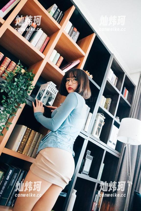 Son Ye Eun 职场也要时髦:Son Ye Eun的职业装写真,一秒变身老板娘!